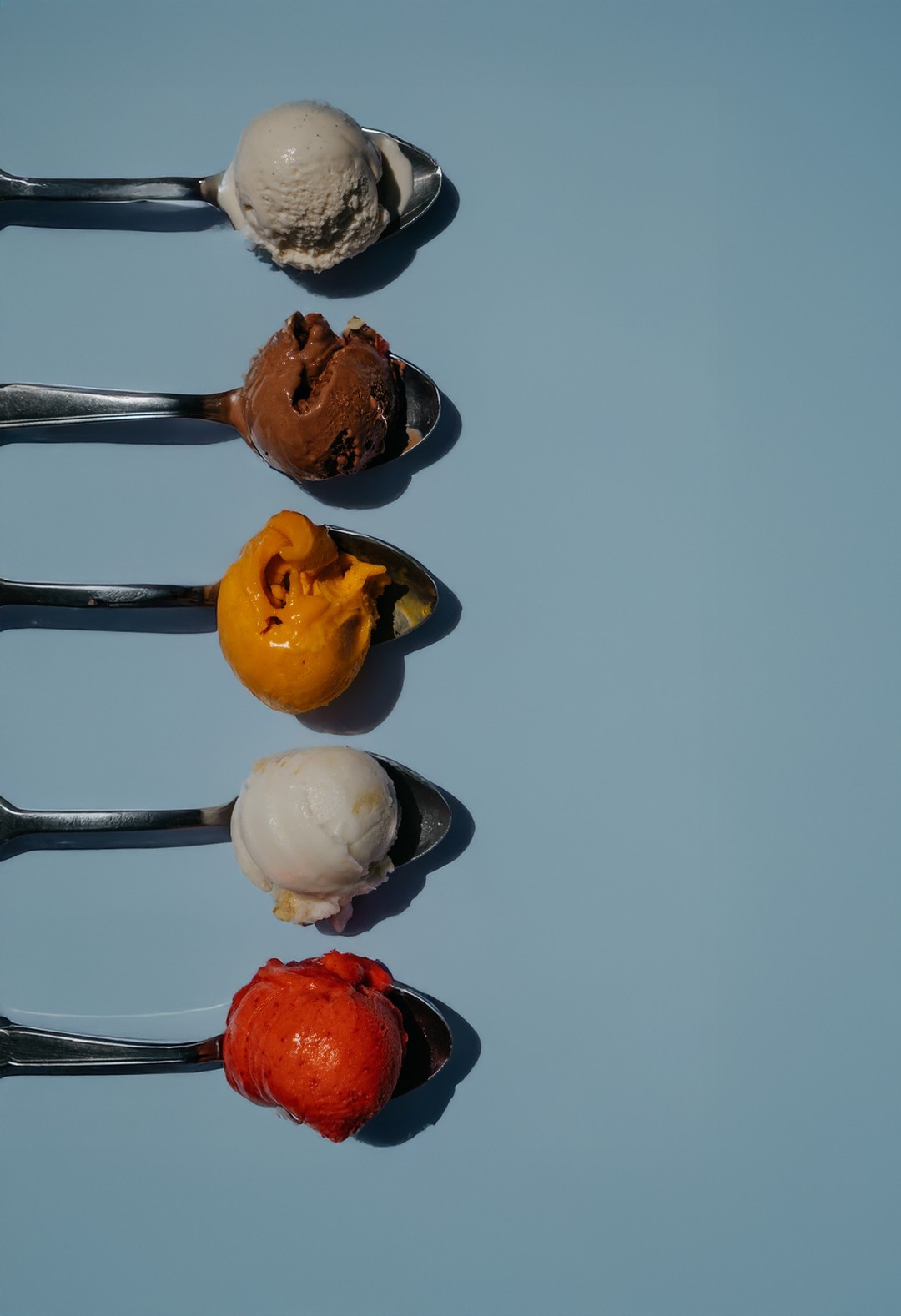 𝐔𝐧𝐞 𝐟𝐚𝐫𝐚𝐧𝐝𝐨𝐥𝐞 𝐝𝐞 𝐬𝐚𝐯𝐞𝐮𝐫𝐬 🍨

Chez Biscuithé, chaque parfum a son histoire et sa recette secrète ✨
Fraise, chocolat, caramel, citron… Chaque ingrédient est travaillé avec respect et passion pour révéler le meilleur de sa gourmandise 🤤

Que vous soyez team fruits ou team chocolat, il y a forcément une glace qui fera fondre votre cœur 🥰

À découvrir tout l’été en boutique et à savourer sans modération à Azay-le-Rideau 💛🍦