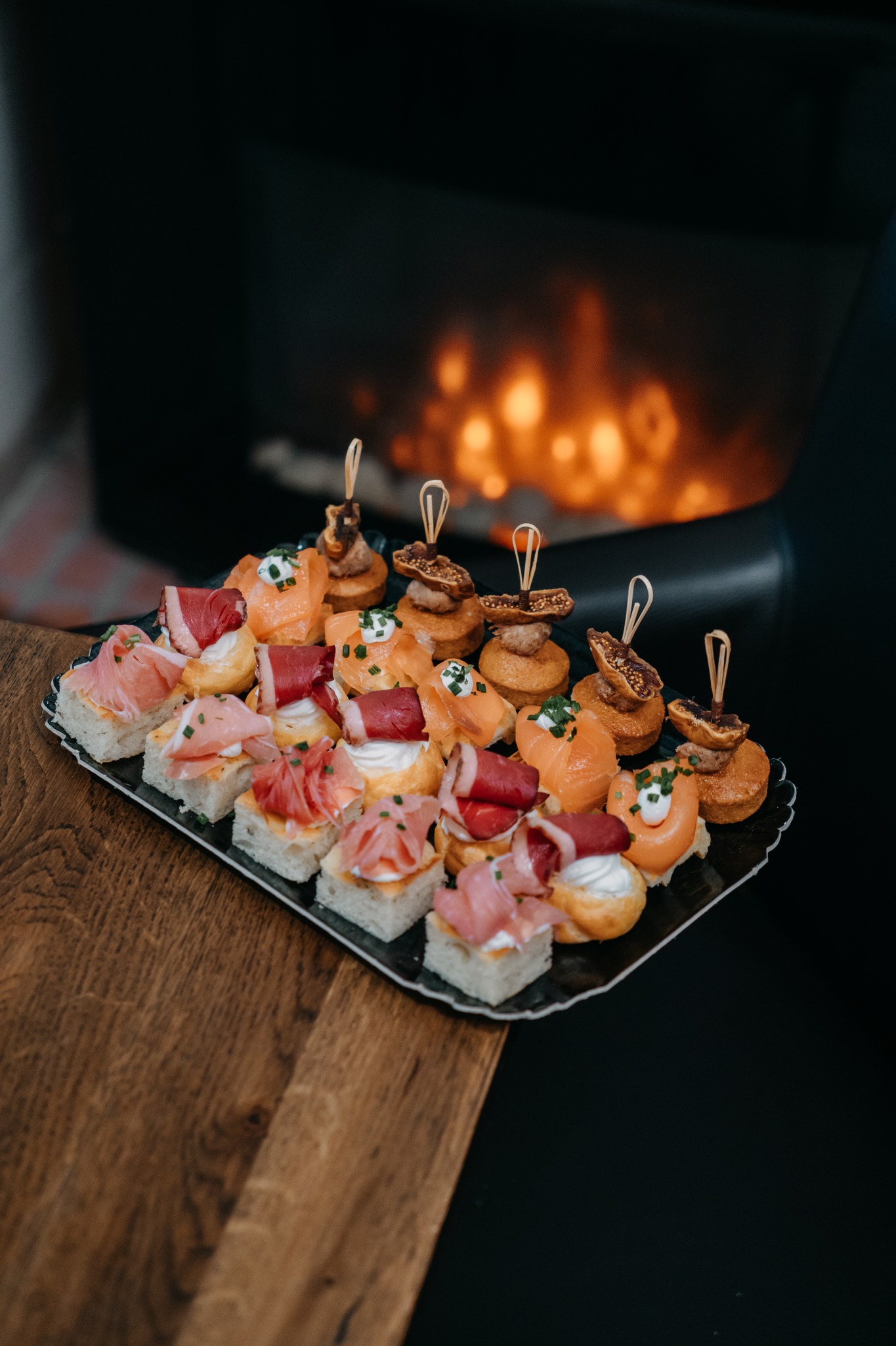 ✨ Pour vos repas de fêtes, place au salé qui fait sensation !

Cette année, régalez vos invités avec nos plateaux salés de fête, composés de produits aussi beaux que bons :
🥓 Jambon cru délicatement tranché
🐟 Saumon façon fête, fondant et raffiné
🦆 Magret de canard, une valeur sûre des tables élégantes
🍇 Figues et foie-gras, pour la touche sucrée–salée irrésistible

Et pour un dessert convivial et généreux, laissez-vous tenter par nos cakes à partager 🥰

🎄 Que ce soit pour un dîner en famille, un apéro amélioré ou un réveillon entre amis, nos créations apporteront la gourmandise qu’il faut à vos moments de fin d’année.

🎁 Commandez dès maintenant et préparez-vous à faire plaisir 👉 https://biscuithe.fr