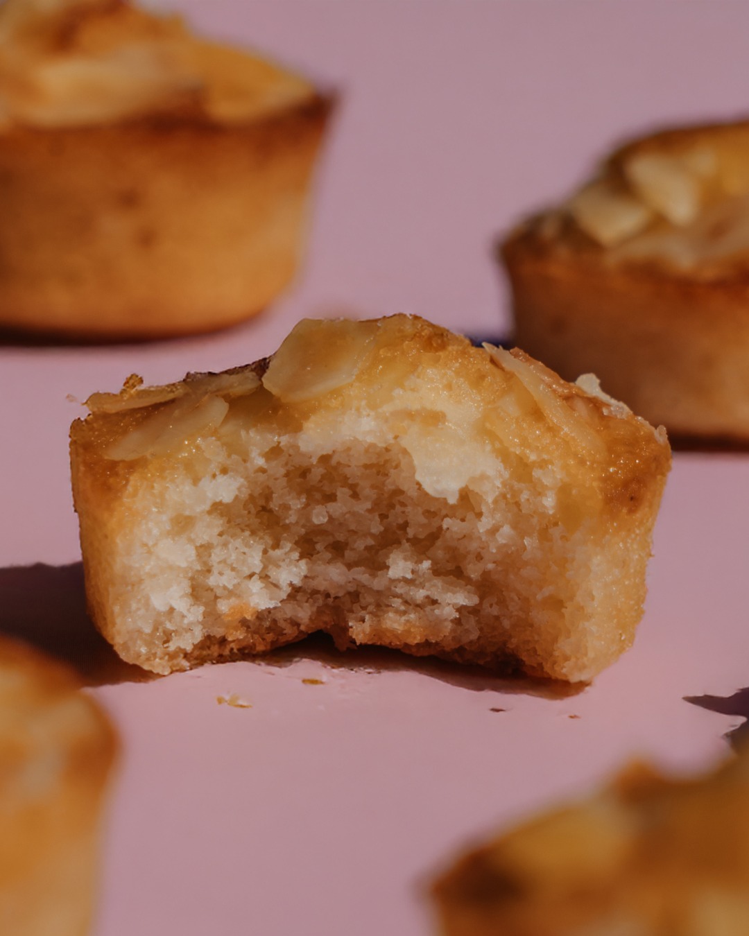 Les sachets de petits gâteaux à emporter 🥰

À offrir ou à conserver précieusement dans vos placards (ou cachettes secrètes pour que personne n’y touche 🤭) nos sachets de vente à emporter n’attendent que vous 👀

Financiers, sablés, roses des sables, caramélio, meringues, rochers coco… 𝐑𝐞𝐭𝐫𝐨𝐮𝐯𝐞𝐳-𝐥𝐞𝐬 𝐭𝐨𝐮𝐬 𝐞𝐧 𝐛𝐨𝐮𝐭𝐢𝐪𝐮𝐞𝐬 𝐝𝐞̀𝐬 𝐥𝐞 𝟏𝟒 𝐨𝐜𝐭𝐨𝐛𝐫𝐞 📍