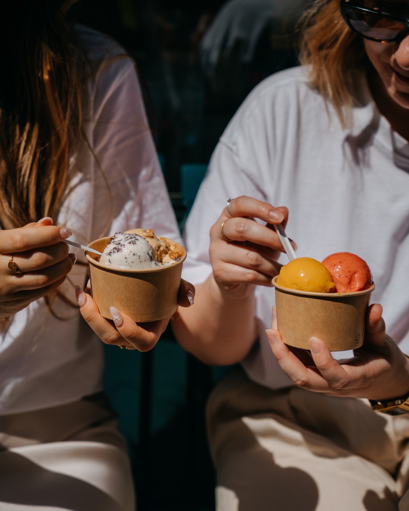 Pour ̶u̶n̶ ̶f̶l̶i̶r̶t̶ une glace avec toi, je ferais n’importe quoi 🎶

Rendez-vous au 25 rue Gambetta à Azay-le-Rideau pour partager un instant de gourmandise grâce à nos glaces artisanales 🥰

On vous laisse mentionner en commentaire la personne avec qui vous aimeriez partager une délicieuse glace 𝑚𝑎𝑑𝑒 𝑖𝑛 𝑩𝒊𝒔𝒄𝒖𝒊𝒕𝒉𝒆́ 😋
